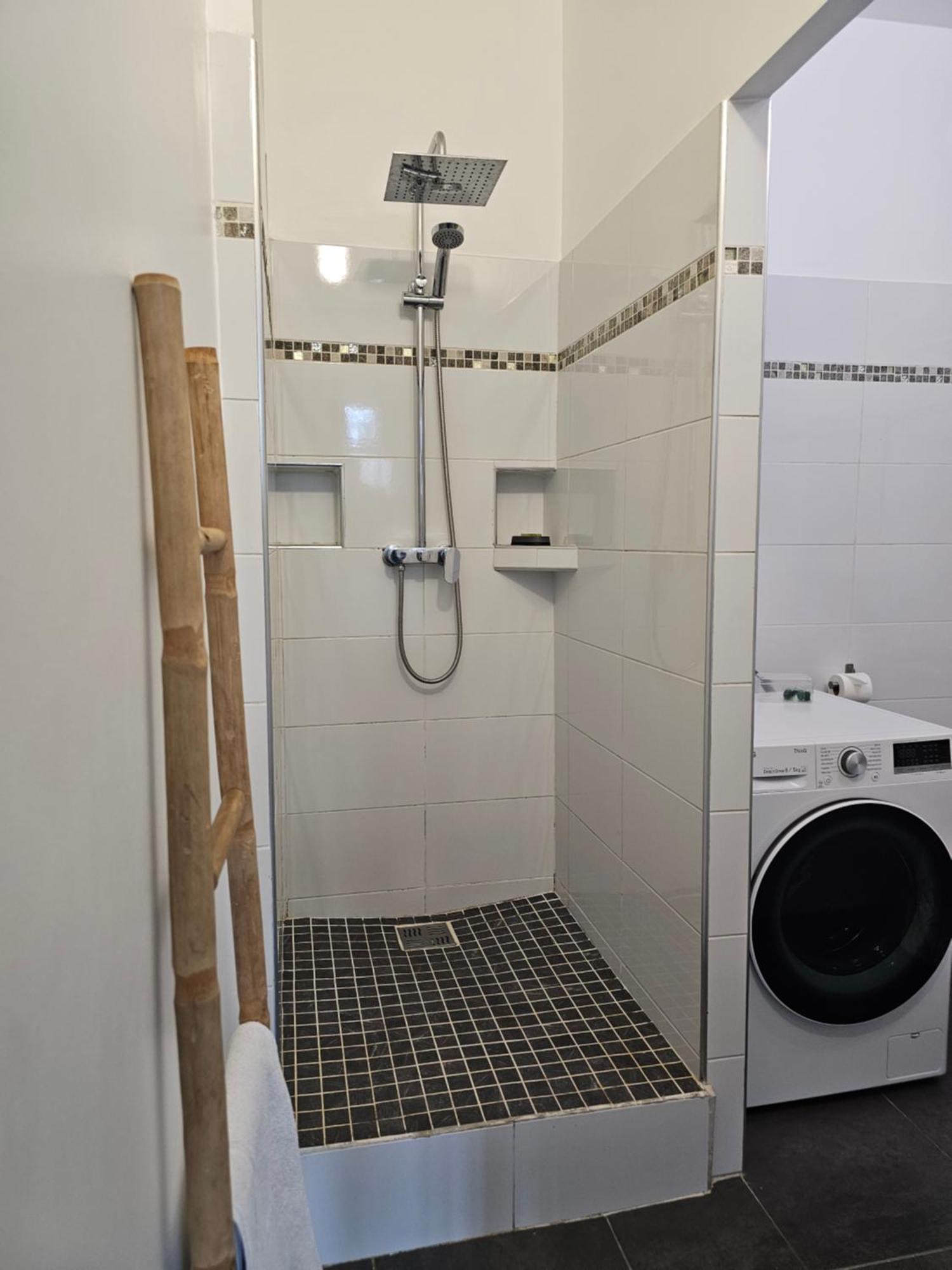 Charmant Pied-A-Terre Coeur De Ville ปวงต์-ตา-ปิตร์ ภายนอก รูปภาพ